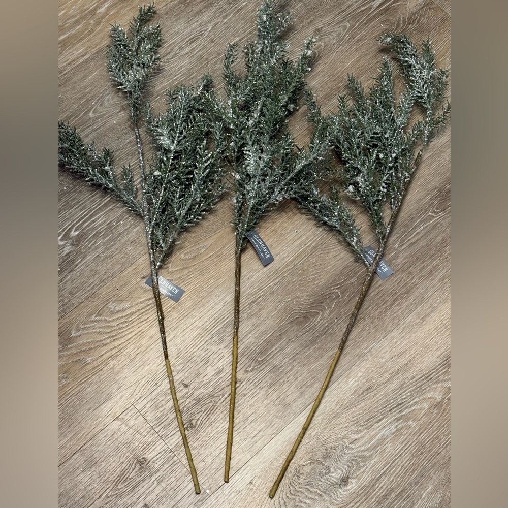 NWT Glen Haven Snowy Glitter Green Stems 3pc 28” Sku313840.